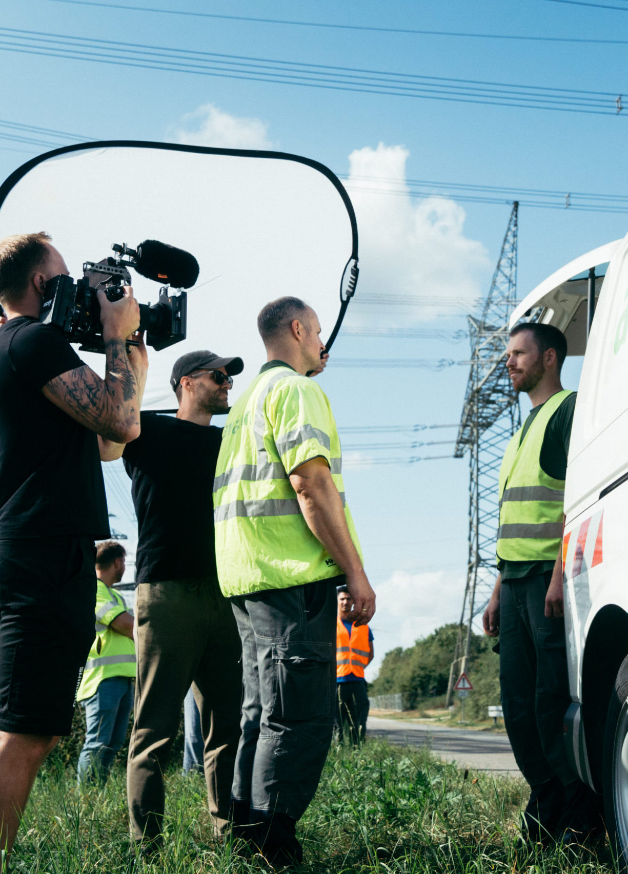 ESCAPE-Crew beim Dreh an einer Umspannanlage