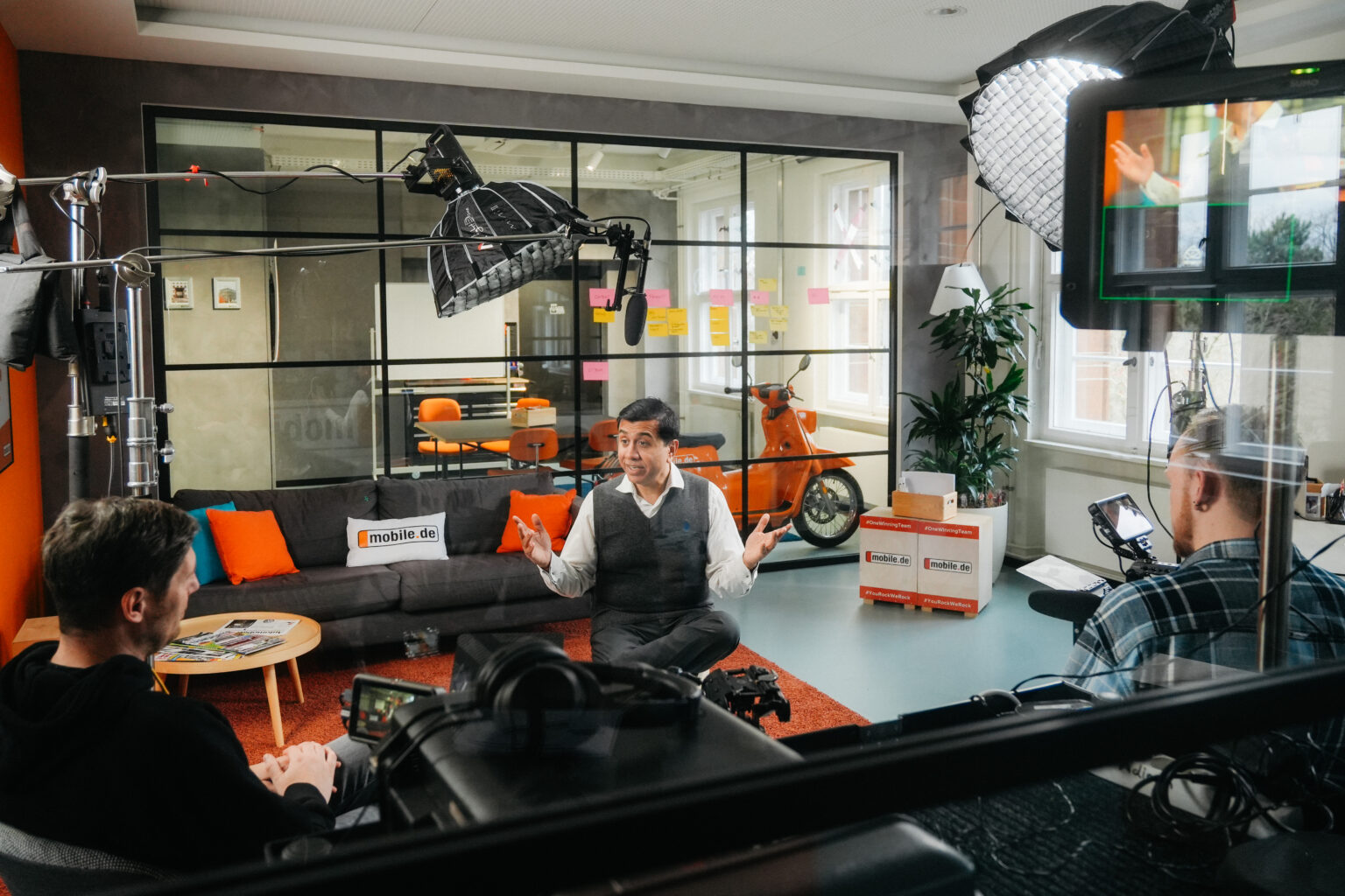 Dreh für einen Imagefilm im Büro eines Unternehmens